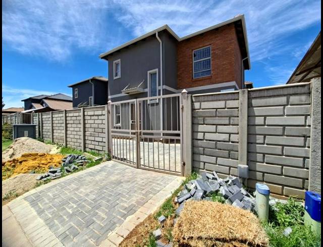 3 BEDROOM HOUSE FOR SALE IN ALBERTSDAL